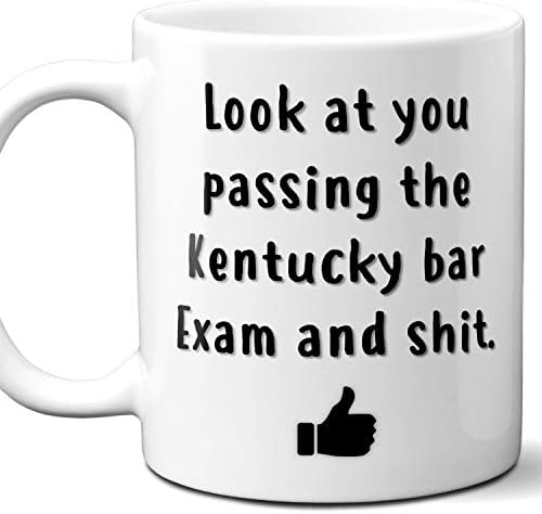Kentucky Bar Sınav Hediye Kupa. Geçtiğin İçin Komik Tebrikler, Yeni Avukat, Geçiş, Hazırlık, Eyalet Barosunda Hayatta Kalma,